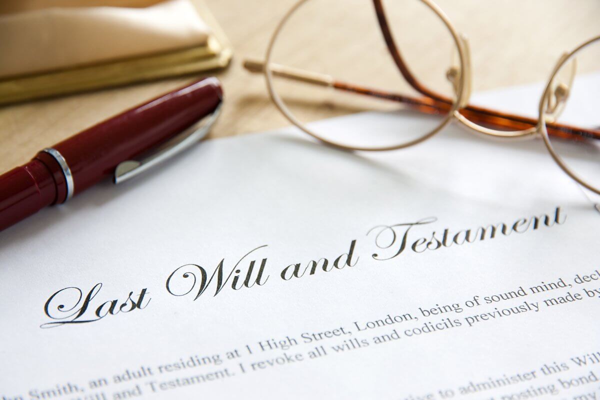 Image of Last Will and Testament with spectacles and pen
